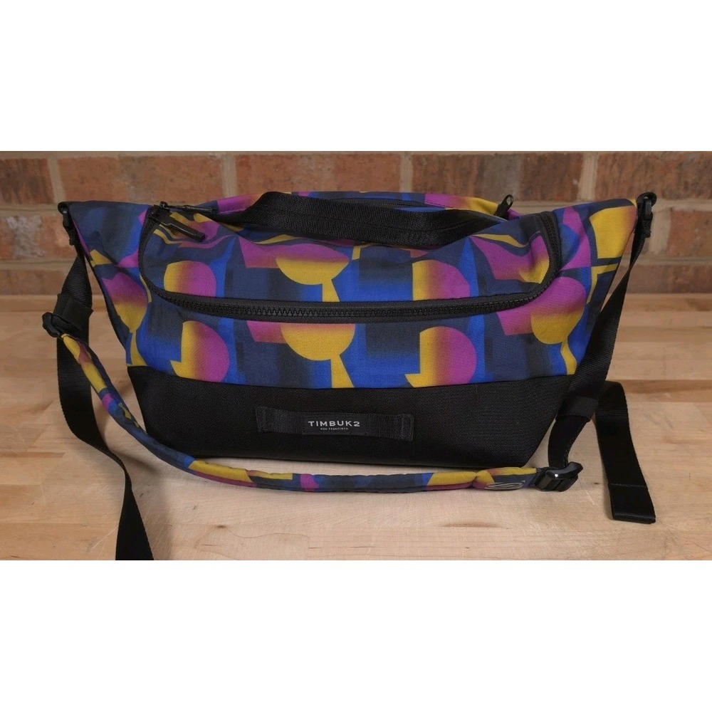 Timbuk2 Mirrorless Camera Bag Messenger Sling Padded Purple Gold Geometric